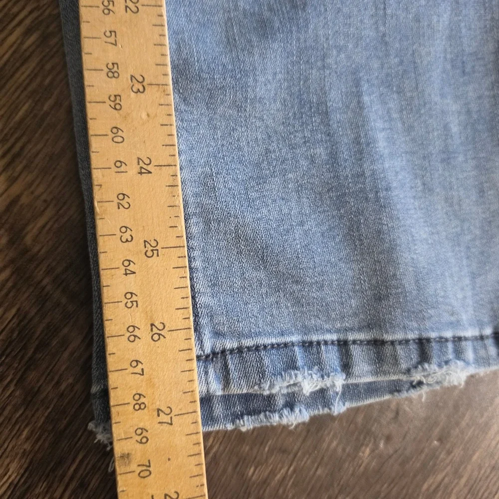 DEMOCRACY Ab Technology Jeans Womens 6 Blue Light Wash Distressed Raw Hem - Picture 4 of 6